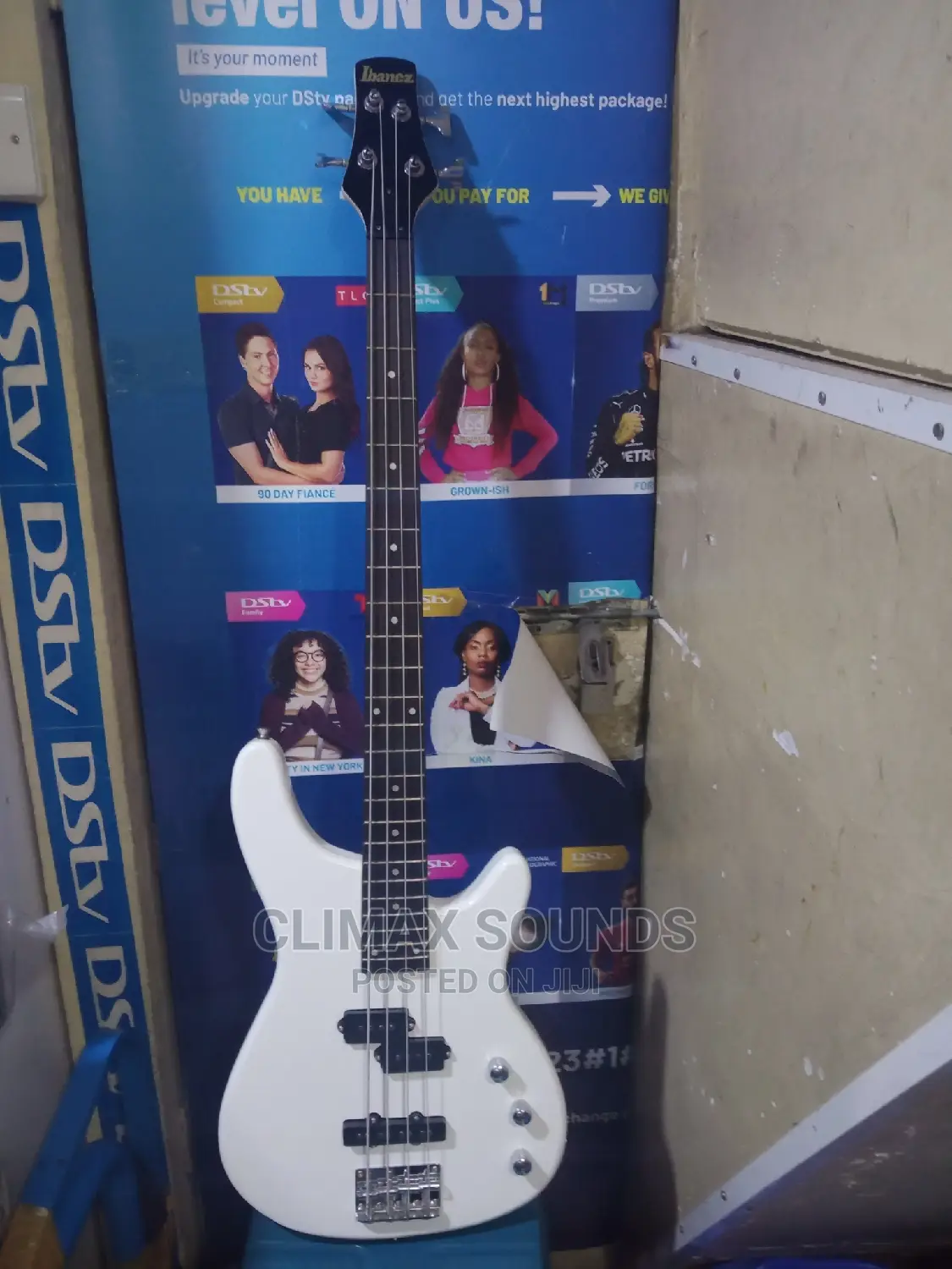 Bass Guitar Ibanez 4 Strings