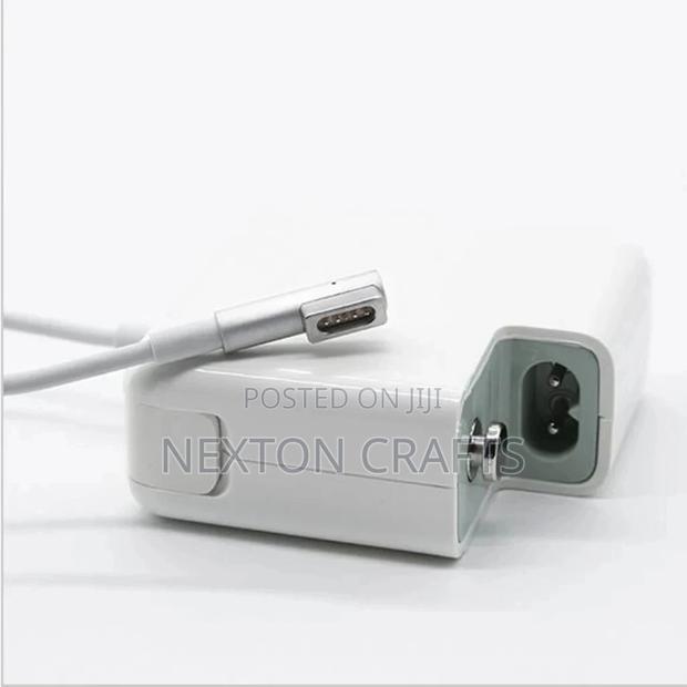 Macbook 60W Power Adapter - thumbnail 3