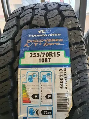 255/70 R15 Cooper Tyre Made in U.S.A 108T