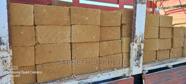 Yellowbrown Machine Cut Stones