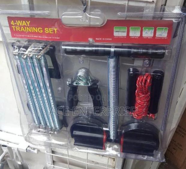 4-Way Training Set. - main view