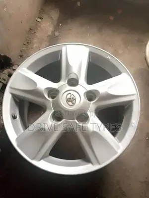 Land Cruiser V8 Original Rims 18 Inch Set