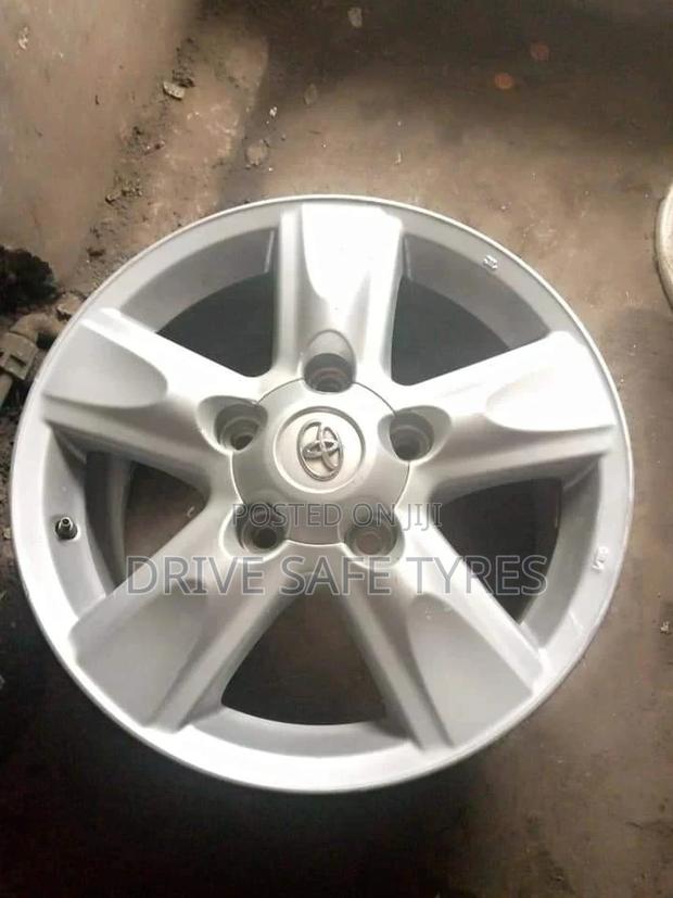 Land Cruiser V8 Original Rims 18 Inch Set