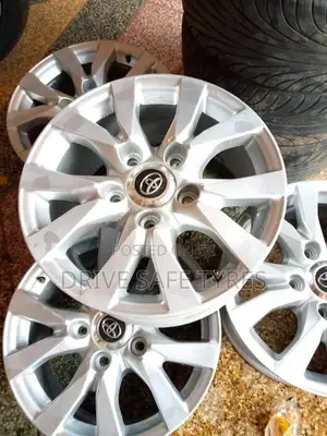 V8 Original Rims 17 Inch Set