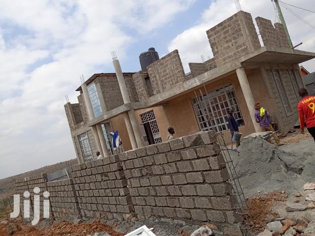 Ndarugo Machine Cut Stones - thumbnail 2