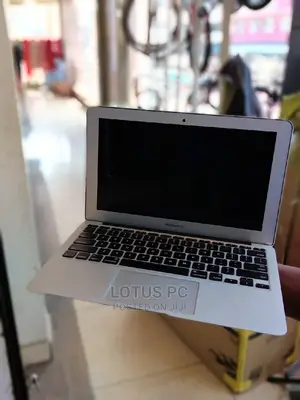 Laptop Apple MacBook 4GB Intel Core I5 SSD 60GB