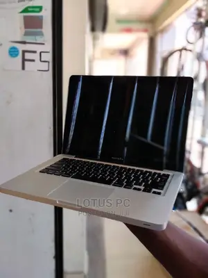 Laptop Apple MacBook Pro 8GB Intel Core I5 HDD 500GB