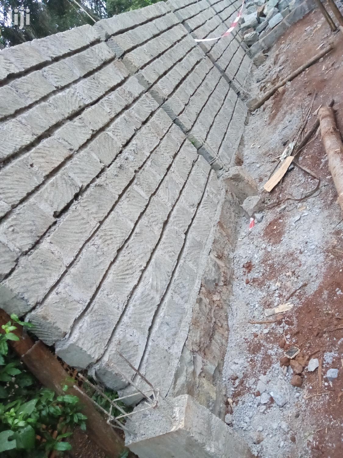 Ndarugo,Mqchine Cut Stones