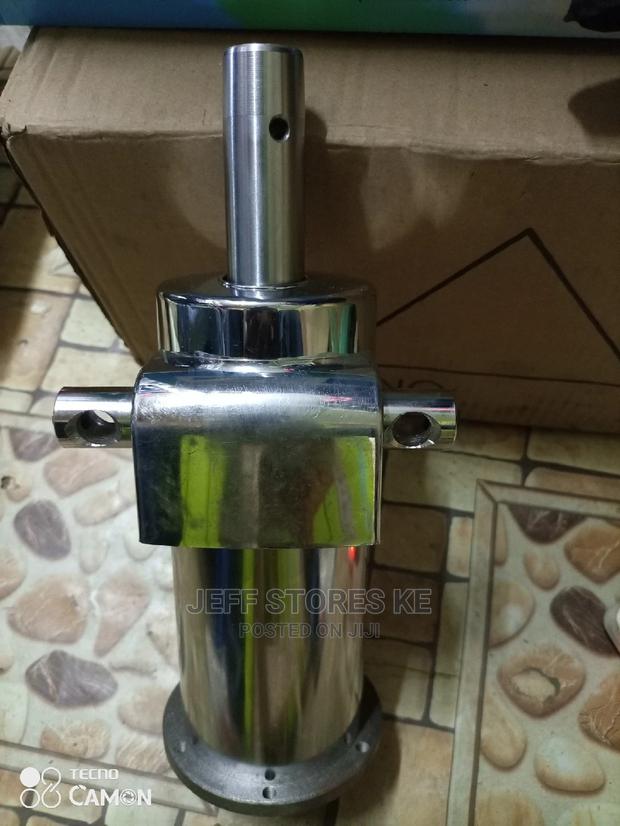 Styling Chair Hydraulic Pump - main view