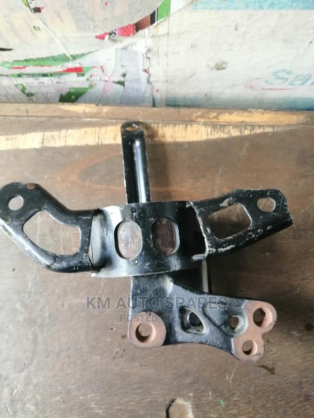 Suzuki Alto Gearbox Mount. - thumbnail 2