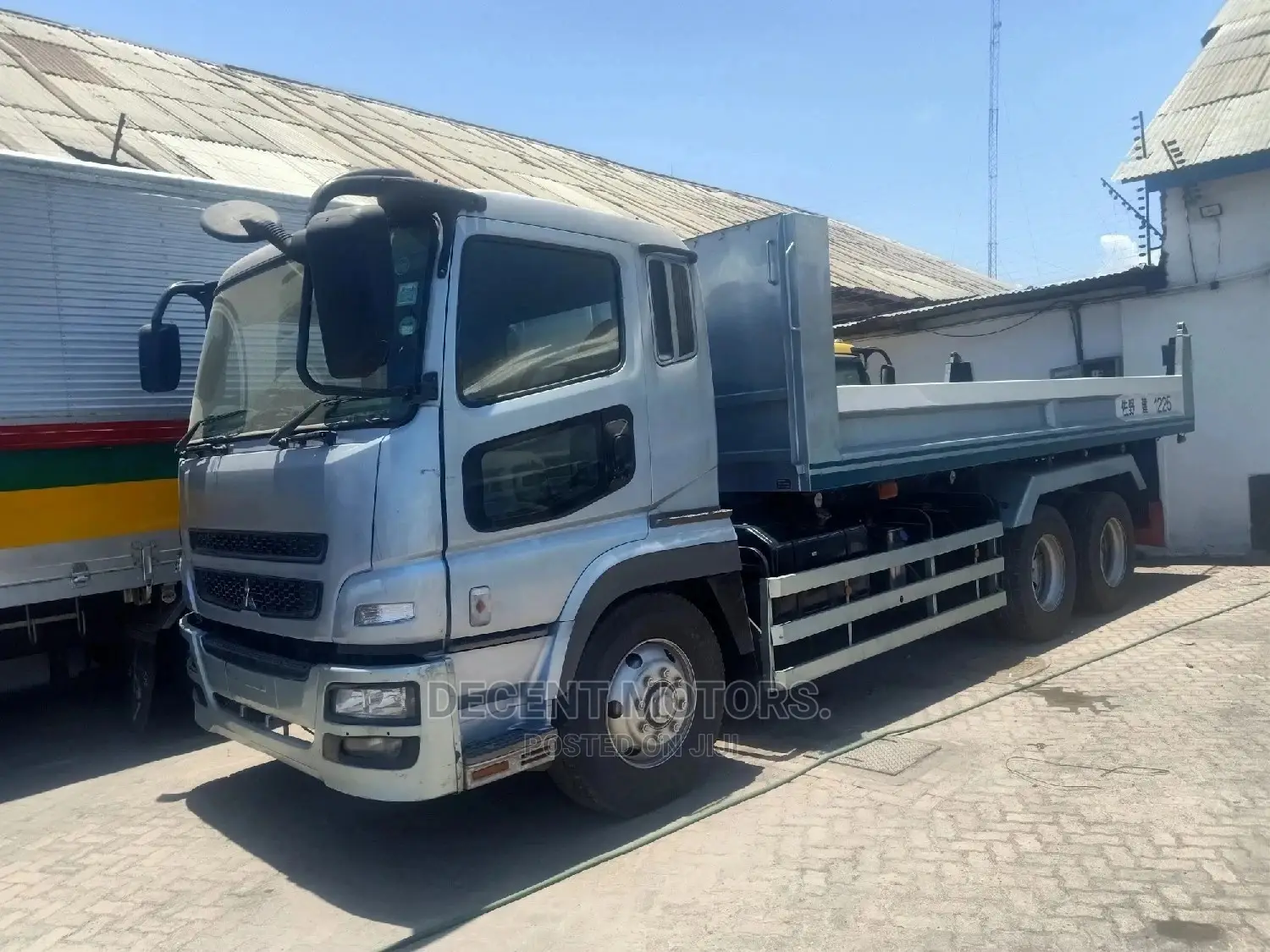Mitsubishi Fuso Tipper 2014 Silver For Sale