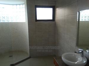Exactive 3bedroomed Apartment With DSQ to Let - main view