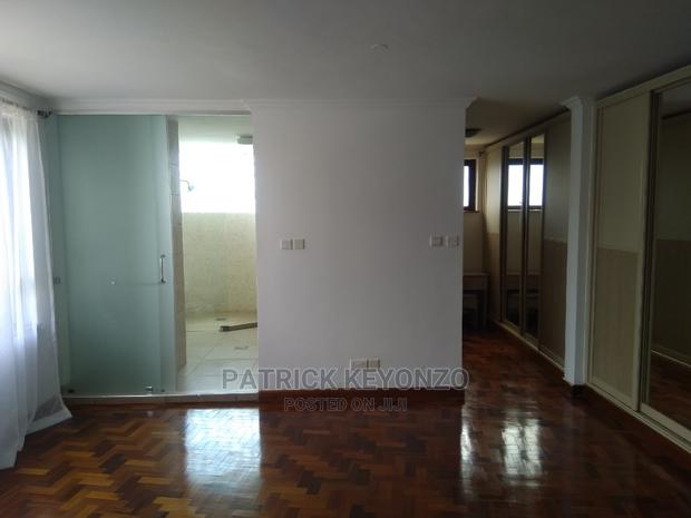 Exactive 3bedroomed Apartment With DSQ to Let - thumbnail 2