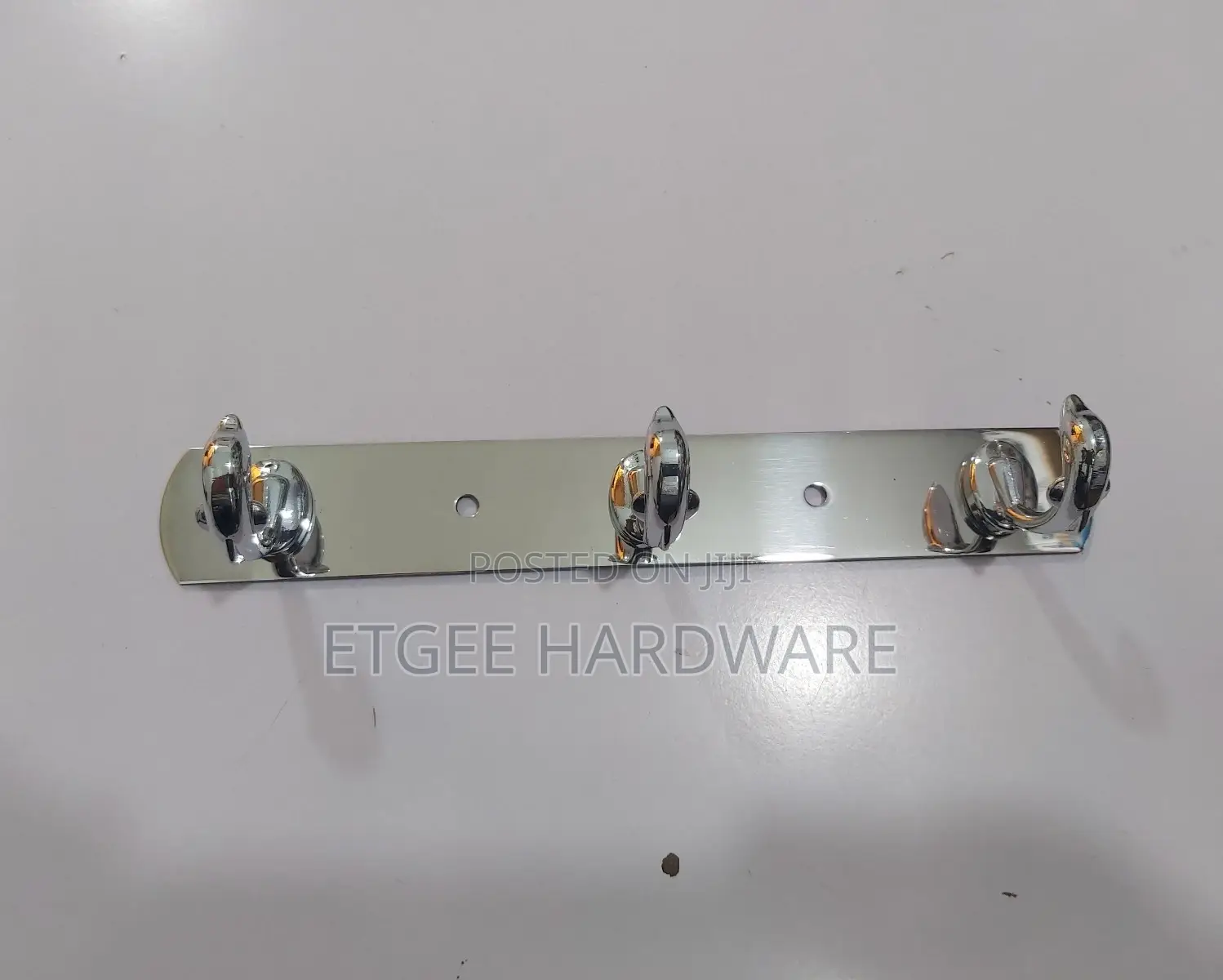 3 Hook Rail
