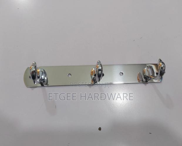 3 Hook Rail - main view
