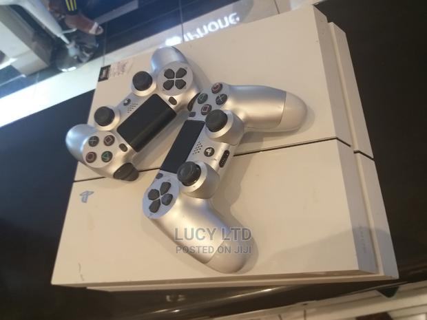 Chippable Ps4 With 2pads - main view