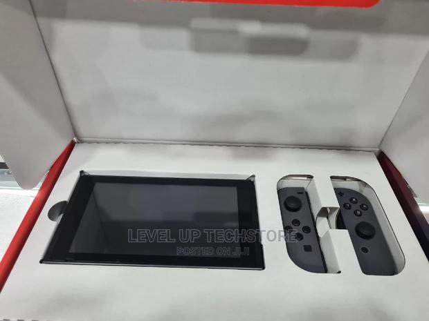 Nintendo Switch Pre-Owned Console System - Slightly Used - thumbnail 2
