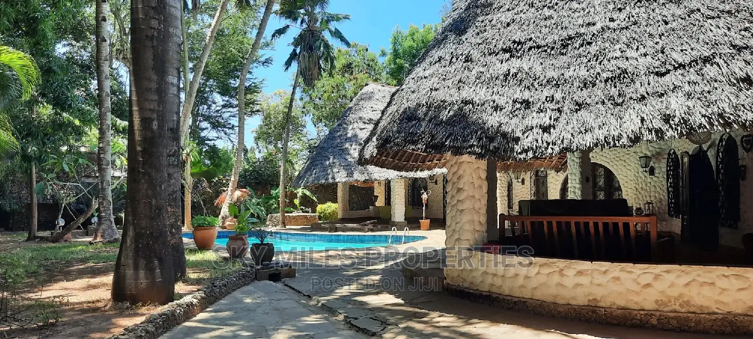 3bdrm Villa in La Marina, Mtwapa for Sale