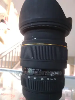 24-70mm 2.8 Canon Lense