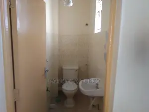 Spacious 4bedroomed Bunglow With Dsq for Sale