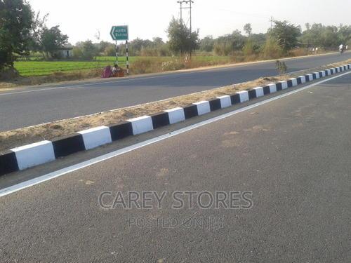 Road Kerbs - thumbnail 2