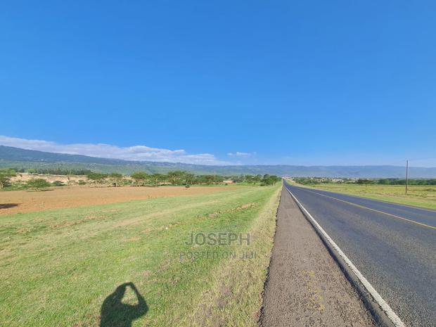 Mai Mahiu- Naivasha Highway 5 Acres Touching Tarmac - thumbnail 3