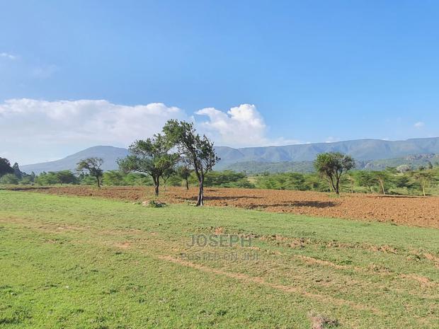 Mai Mahiu- Naivasha Highway 5 Acres Touching Tarmac - thumbnail 5