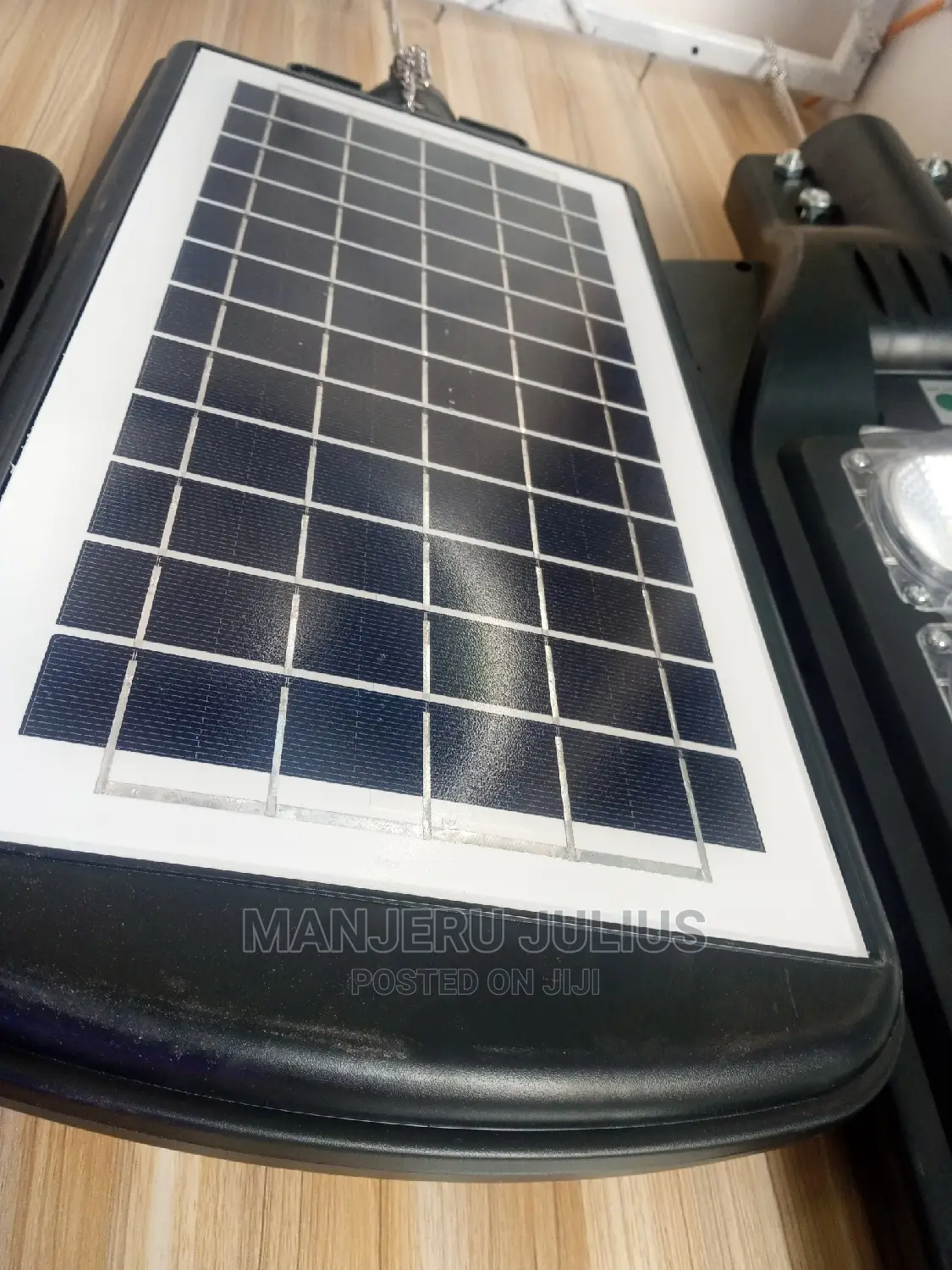 60 Watts Solar Streetlight