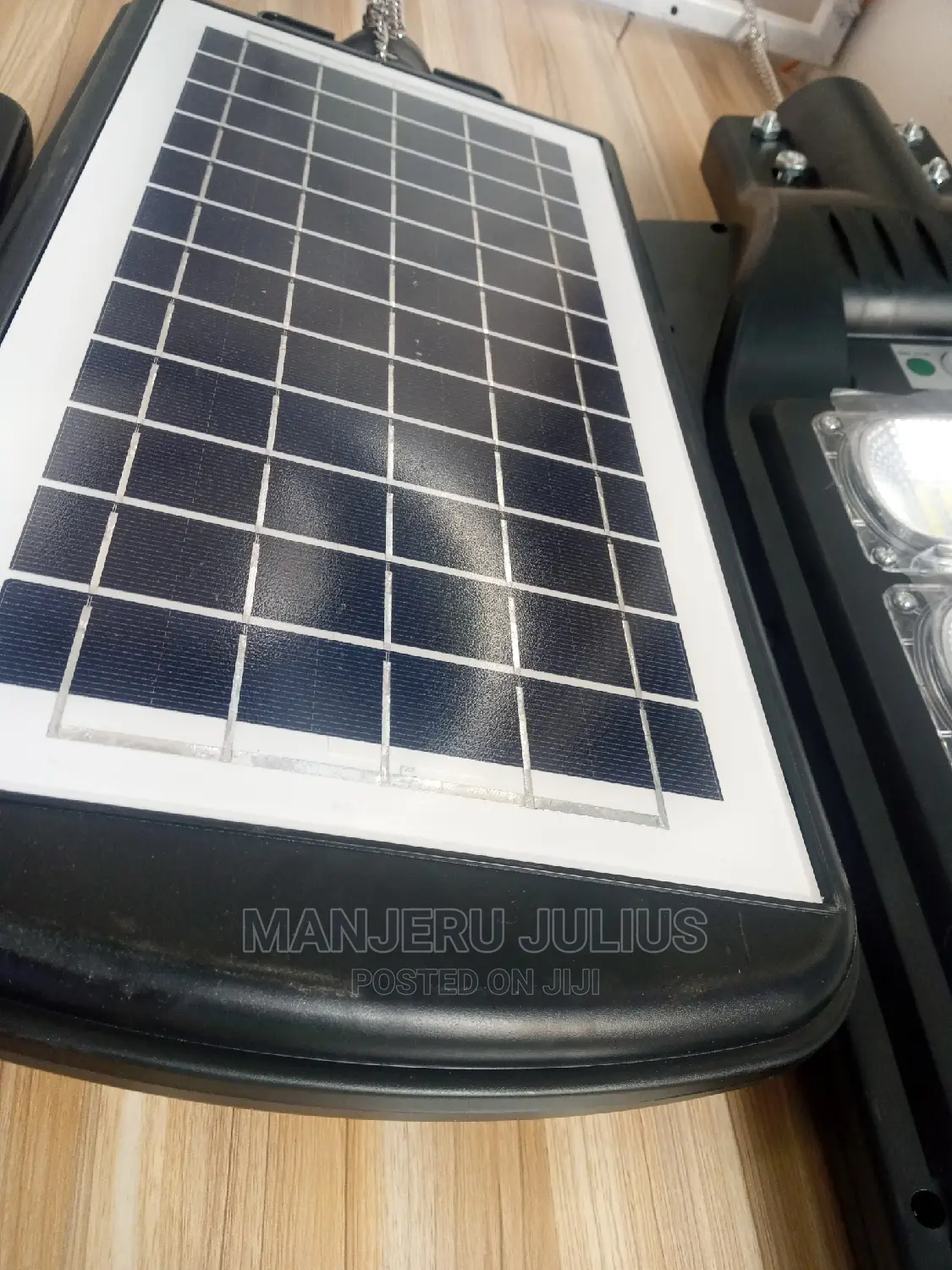 60 Watts Solar Streetlight