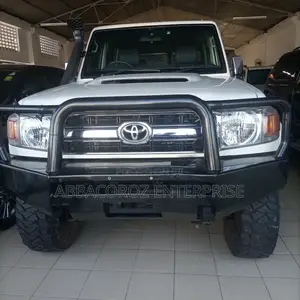 Toyota Land Cruiser 2014 4.0 V6 GL White