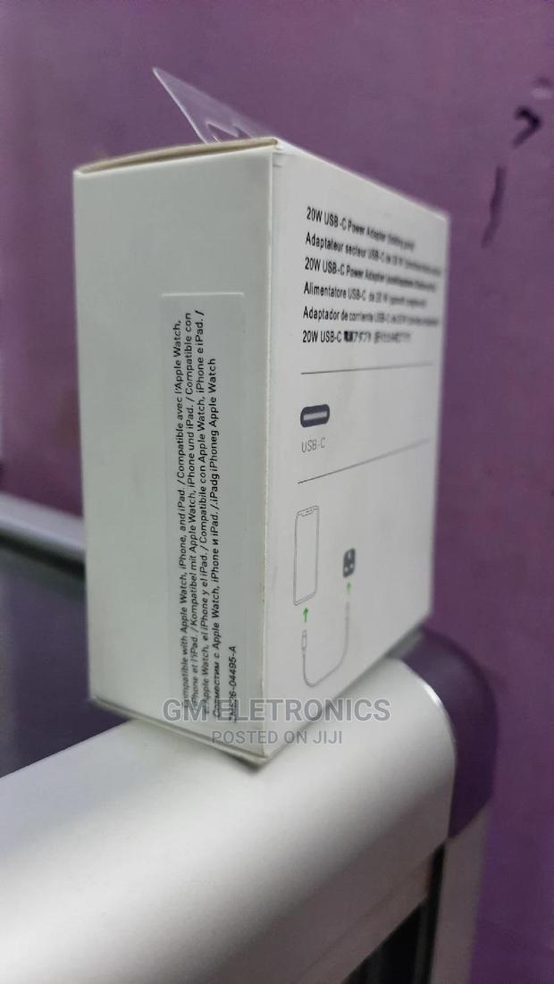 USB-C 20 W Power Adapter . - thumbnail 2