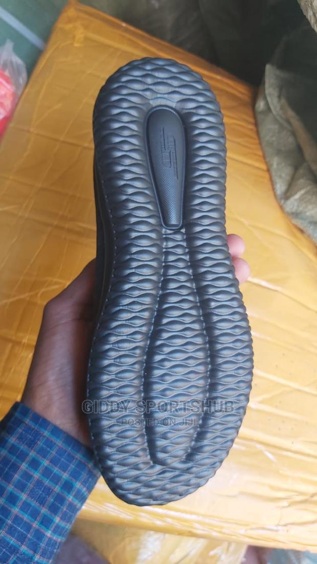 Running Shoes - thumbnail 9