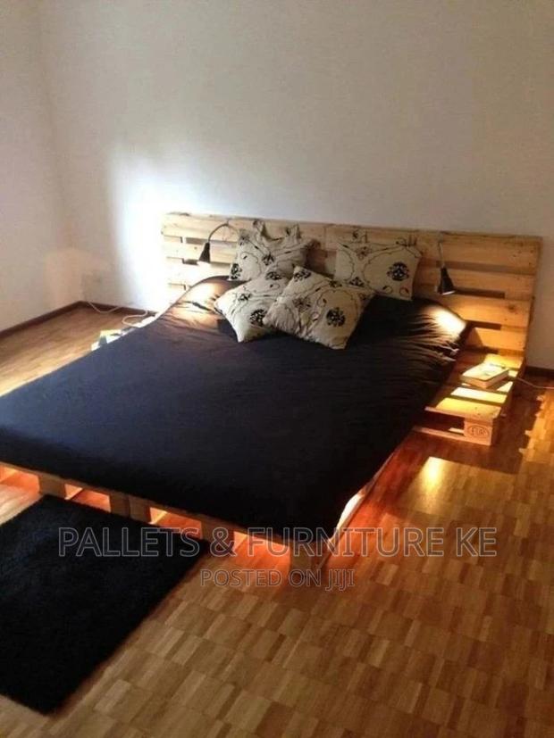 Pallet Bed With and Ld Lights