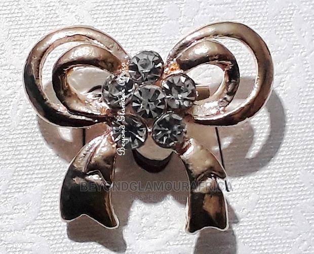 Womens Gold Tone Vintage Brooch