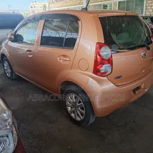 Toyota Passo 2014 Gold