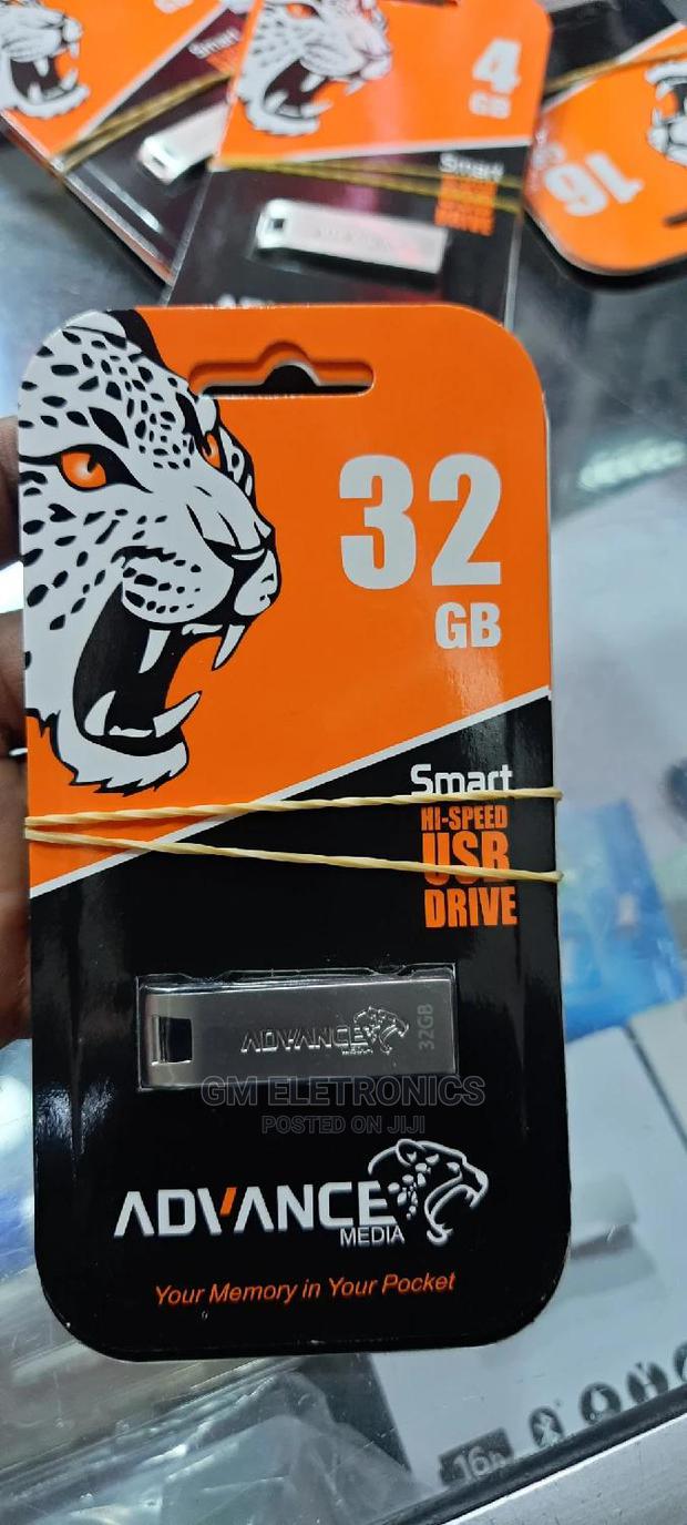 32GB Advance Metallic Flash Drive - thumbnail 2