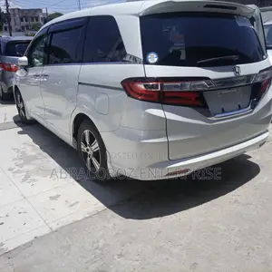 Honda Odyssey 2.4 G 2WD (8 Seater) 2015 White
