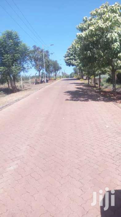Selling 1/2 Acre in Kiambu Rd Ridgeways - thumbnail 2