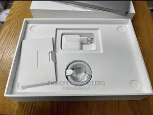 New Laptop Apple MacBook Air 2020 8GB Intel Core M 256GB