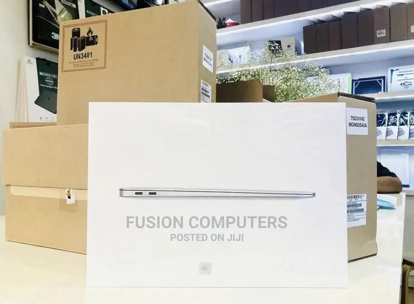 New Laptop Apple MacBook Air 2020 8GB Intel Core M 256GB