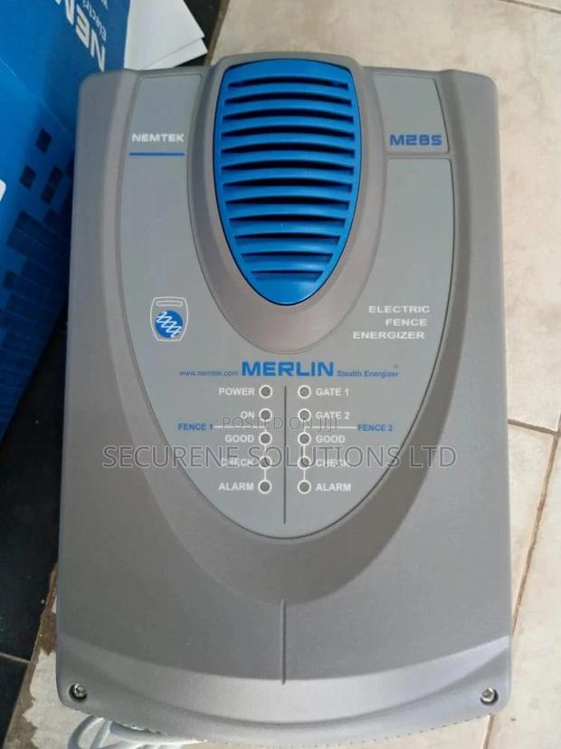 Merlin M28S Dual Zone Electric Fence Energizer 8 Joule - main view