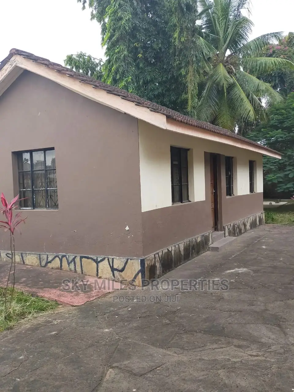 Mansion on Sale Beach Road Nyali