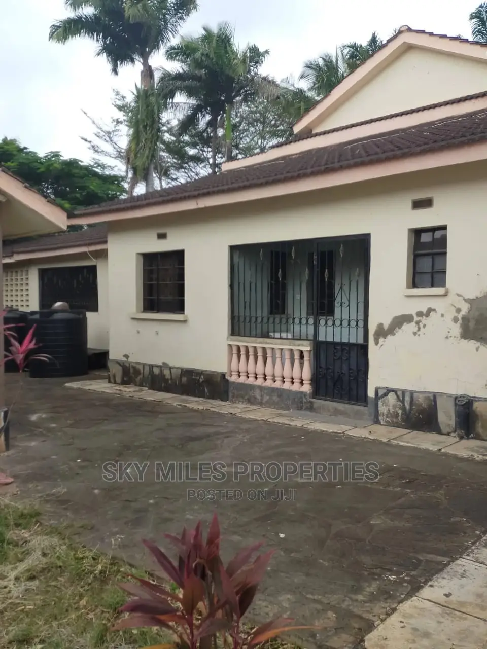 Mansion on Sale Beach Road Nyali