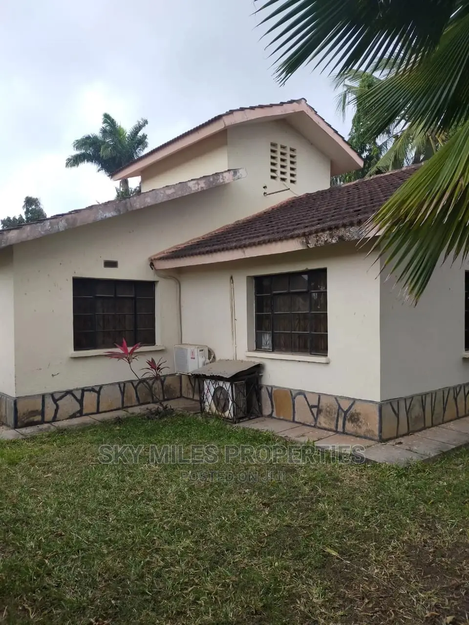 Mansion on Sale Beach Road Nyali