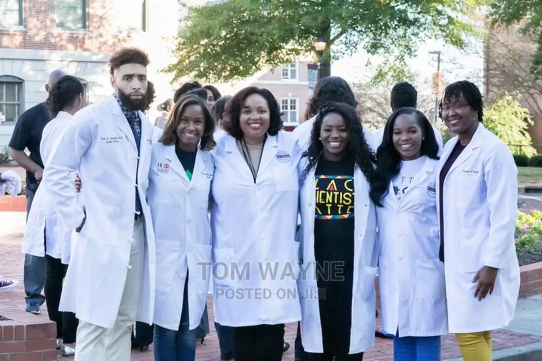 Lab Coats for Hospitals, Chemists, Clinics, Dentists Etc