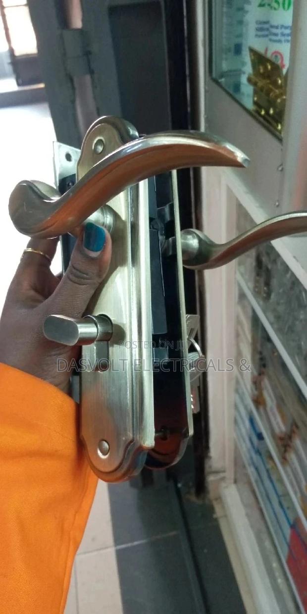 Moment Bathroom Locks - thumbnail 3