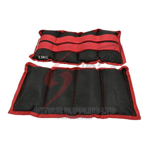 A Pair of Adjustable Ankle/Wrist Weights 7KG (2X3.5KG)