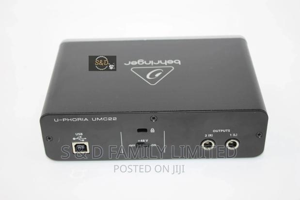 Behringer U-Phoria UMC22 USB Audio Interface - thumbnail 2