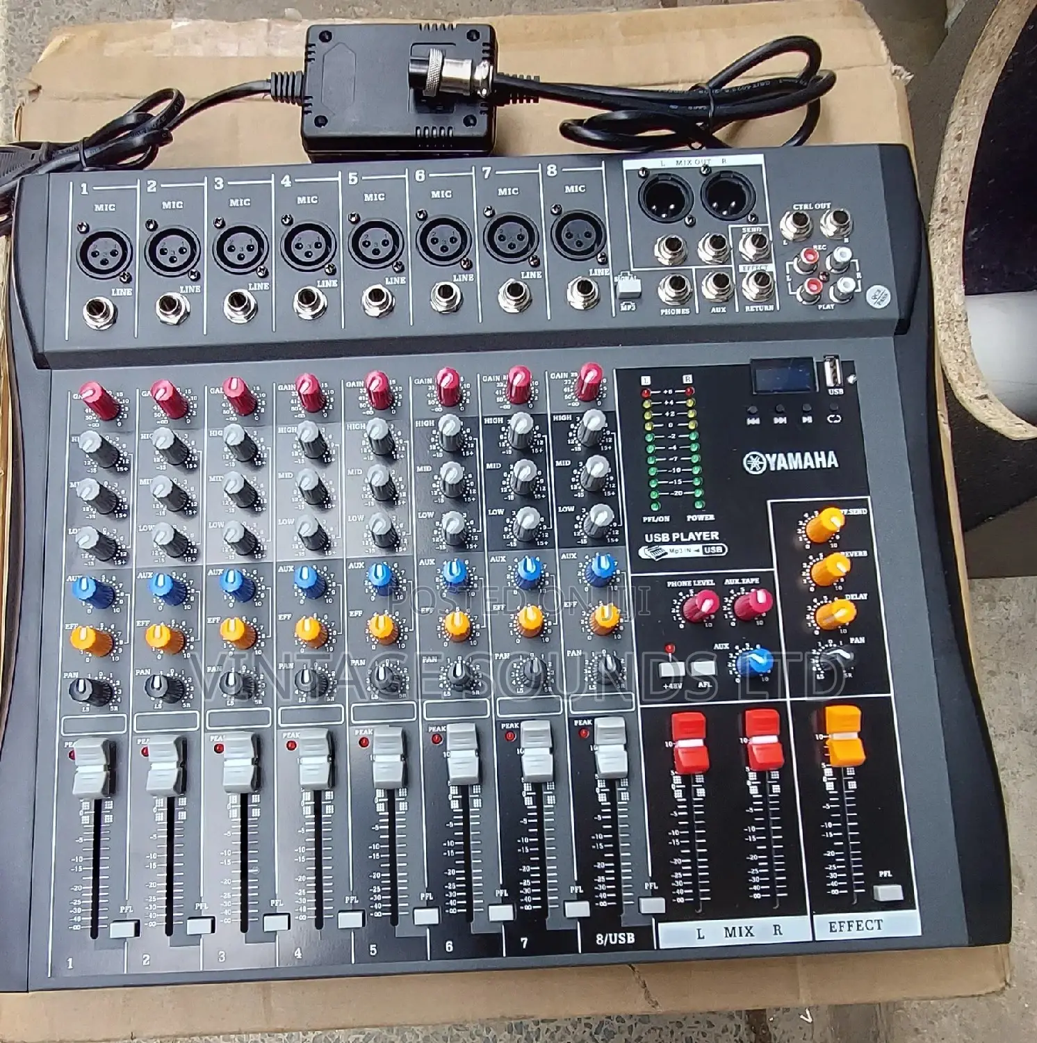 8 Channel Yamaha Plain Mixer