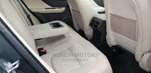 Jaguar F-Type 2017 Blue